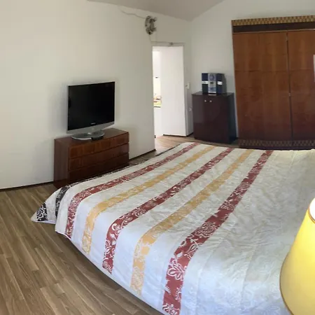 El Pasil 2 * ארונה